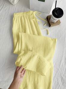 SHEIN EZwear Quần ống rộng dáng suông, màu trơn, chất liệu vải nhăn, có dây rút, thích hợp cho kỳ nghỉ hè, cỡ lớn. - Màu vàng ngỗng - Xem 1
