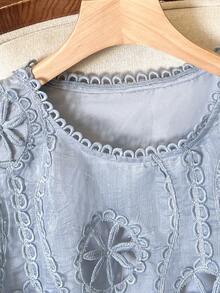 Lacomfia 女士优雅简约圆领镂空花卉加大码吊带背心 - 霧霾藍 - 查看 5