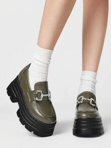 Màu xanh lá cây mờ Rhinestone