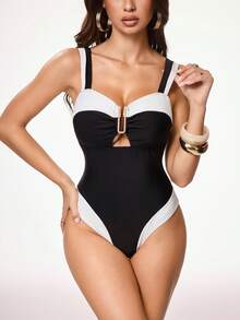 Shapewave 时尚性感塑身泳衣，带可拆卸衬垫罩杯和可调节肩带，黑白撞色系带设计，金色V形装饰，女士连体泳衣，适合春夏穿着。 - 黑與白 - 查看 5