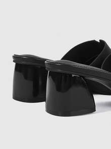 Sleekvia Black Patchwork Wide Strap Minimalist Fashion Chunky Mid-Heel Sandals - Dark Black - View 9