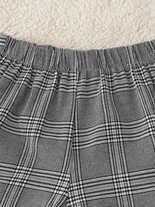 SHEIN Playful Pals 2件套婴儿幼儿男童休闲可爱卡通熊印花宽松短袖T恤和黑色短裤套装，适合日常穿着、户外玩耍、亲子活动、假日旅行。格子图案男童休闲短袖夏季套装，泰迪熊图案上衣，男童夏季套装，适合婚礼、迎婴派对、洗礼和一周岁生日庆祝等场合，也是送给宝宝的节日礼物。 - 白色 - 查看 6