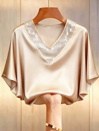 Franclia Elegant French Style Satin Blouse, Smooth Fabric With Champagne Color And Sequins Embellishment, V-Neck Batwing Sleeve Design, Gentle And Flattering, Suitable For Work, School, Office, Daily Commute, Dates, And Formal Occasions, Classic And Versatile Summer New Women's Shirt