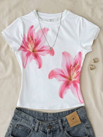 Teen Girl Floral Print Crew Neck Tight-Fitting Short Sleeve Cropped T-Shirt, Suitable For Summer. White Top . Lightweight & Comfortable, Layering For Teen Girl In Autumn/Winter, Fashionable, Casual Wear, Children's Patterned , Suitable For Spring/Summer, Casual, Stylish, Daily Wear, Vacation