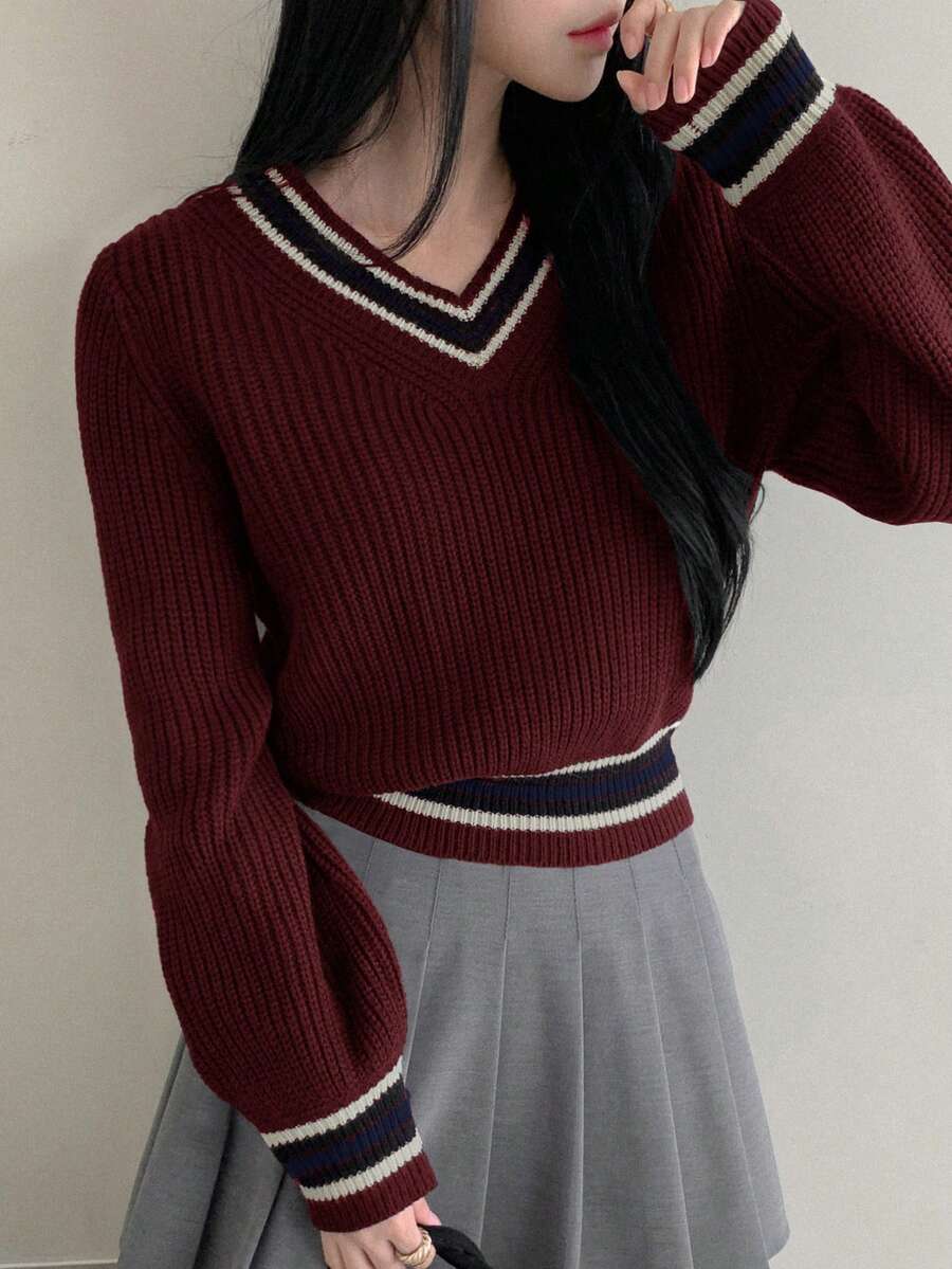 DAZY 女式撞色V领休闲毛衣、长袖上衣秋季 - 酒紅色 - 查看 1