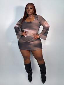 Truni Vestido mini de manga acampanada transparente y sexy con estampado degradado y espalda descubierta para mujer de talla grande, ideal para vacaciones, playa, festivales de música y uso casual - Púrpura polvoriento - Ver 3