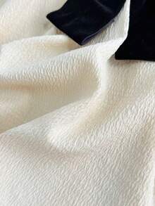 新生女宝宝优雅可爱杏色纹理蝴蝶结装饰短袖连衣裙 - 白色 - 查看 5