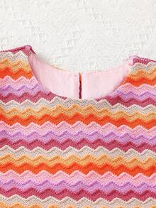 SHEIN Set de 2 piezas de top sin mangas y shorts a rayas tejidos para niña - Beis - Ver 5