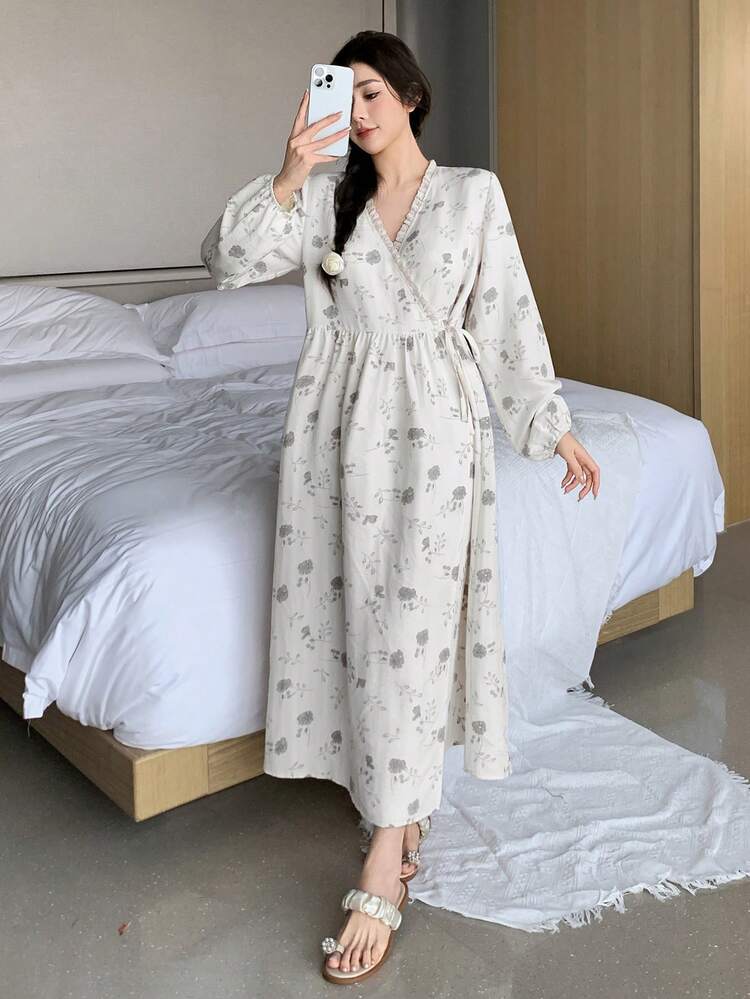 Floral Print Ruffle Trim Loose Petal Sleeve Women Sleepwear Robe