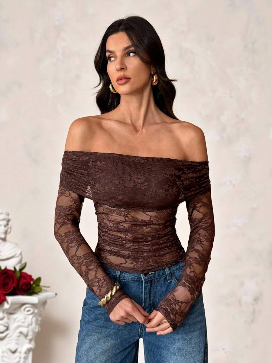 SHEIN Tall 性感透视蕾丝拼接露肩长袖T恤，浪漫情人节约会必备；女士性感褶皱透视常规袖露肩修身咖啡棕色纯色女式上衣；春秋季休闲日常穿着