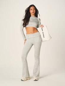 Missguided x Playboy 舒适长袖船领露脐上衣和喇叭裤睡衣套装，适合居家休闲穿着 - 灰色 - 查看 5