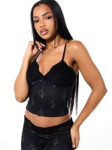 BABYPHAT 缎面吊带背心，饰有精致蕾丝边，配有可调节肩带，适合叠穿和休闲装扮。 - 黑色 - 查看 4