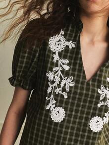 EMERY ROSE Elegant Everyday Casual Blazer V-Neck Short Sleeve Loose Vintage Plaid Embroidery Blouse Women's Spring And Summer Shirts Women's Shirt Spring And Summer Casual Blazer, Suitable For Traveling And Vacation Spring And Summer Versatile Tops Ladies' Shirts Ladies' Tops, Vintage Holiday Shirts Office Shirts Green Vintage Plaid Shirt Blouse Embroidered Blouse Shirt - Green - View 2