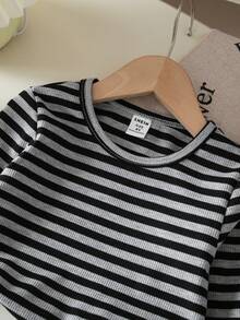 SHEIN Sparklyn 女童条纹长袖圆领T恤和阔腿裤两件套，休闲条纹套装，适合居家、休闲、户外运动。 - 黑色 - 查看 4