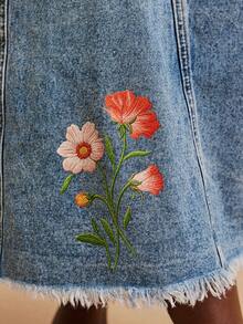 Travachic Women's Casual Denim Dress With Floral Embroidery And Pocket Design - Light Wash - View 4