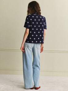 Écloséra Blouse à manches courtes avec encolure ronde, ornée de fleurs, avec volants sur les manches, Chemise boutonnée imprimée bleu marine - Bleu marine - Voir 6