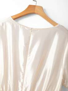 GlowEve CURVE 大码女士优雅缎面方领A字印花长裙 - 杏色 - 查看 7