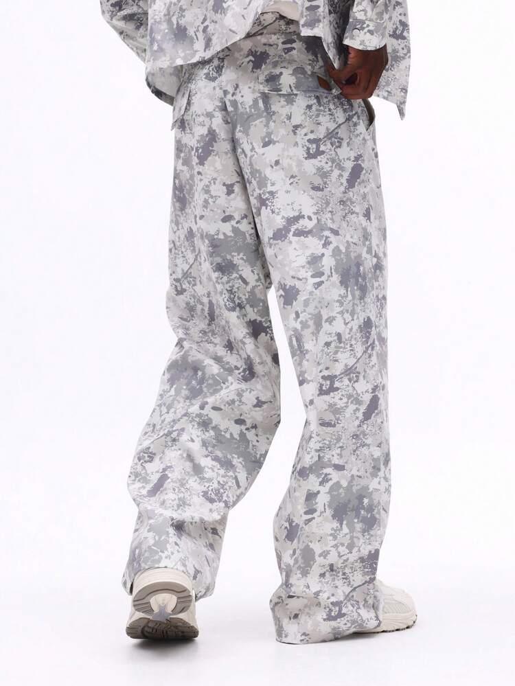 Normal geschnittene Camouflage-Cargohose mit Einsätzen