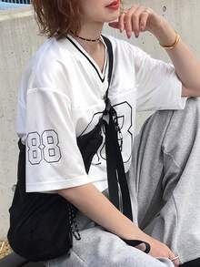 FRIFUL 女款V領數字印花休閒百搭日常穿著中袖T恤夏季圖案短袖衫 - 白色 - 查看 3