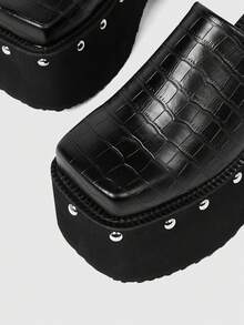 ROMWE Grunge Punk Women's Black Crocodile Embossed Studded Square Toe Platform Sandals - Black - View 2