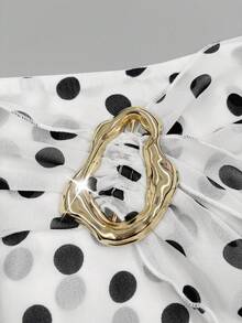 Franclia 女士黑白波点中长裙，早春新款法式雪纺低腰波点中长裙。饰有独特的金色金属扣，配有缎带腰带，以及修身A字层叠裙摆。这款法式复古黑白波点裙，适合日常穿着、约会和通勤——百搭单品。 - 黑與白 - 查看 6