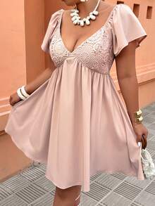 SHEIN LUNE Plus Size Women's Casual Vacation & Daily Wear Lace Decor Waist Fit & Flare Ruffle Sleeve Short Dress, Spring/Summer - Dusty Pink - View 3