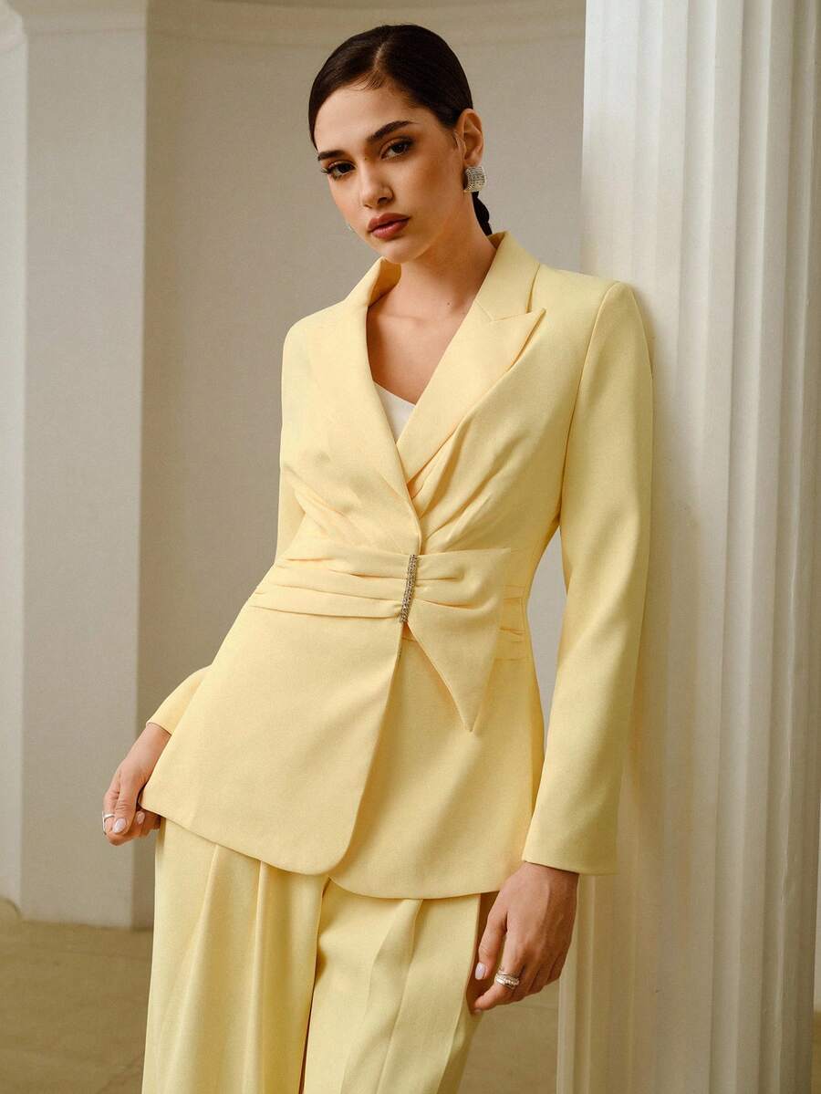 ZEYLAH BLAZER PARA MUJER CON PLIEGUES PLEGADOS Y DECORACIÓN DE LAZO, PARA PRIMAVERA Y VERANO - Amarillo - Ver 1