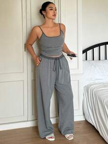 Dazy Plus Bộ đồ ngủ 2 món gồm áo hai dây ôm sát kẻ sọc và quần dài, thích hợp cho mùa xuân/hè. - Xám - Xem 4