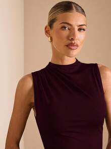 ATUI Studio 优雅无袖褶皱阔腿连体裤，黑色，百搭，适合日常穿着、约会、外出、派对、聚会——不对称连体裤、阔腿连体裤、情人节连体裤、日常连体裤、优雅连体裤 - 紫紅色 - 查看 3