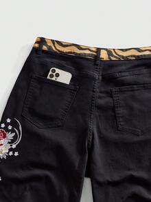 ROMWE MEN Street Life Men's Tiger Embroidery Pocket Loose Casual Denim Shorts - Black - View 5