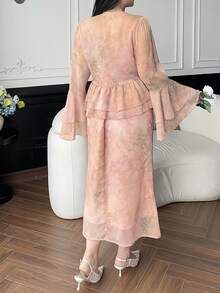 Dazy Plus Bộ đồ hai mảnh dành cho nữ cỡ lớn, thanh lịch, cổ chữ V, viền bèo họa tiết hoa, gồm áo hai dây và áo sơ mi, thích hợp cho mùa xuân/hè. - Màu Hồng baby - Xem 2