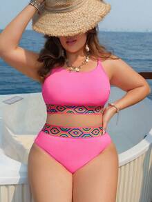 SHEIN Swim Lushore 大码女士时尚比基尼套装，圆领可调节肩带，时尚编织带装饰，热销设计，休闲度假显瘦两件套 - 粉色 - 查看 1