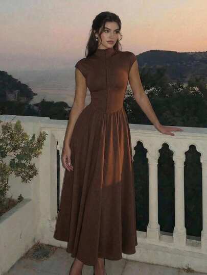 SHEIN MOD Vestido de punto largo de cuello alto marrón para mujer