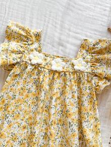SHEIN Vintaside Kids 女童藍白條紋方領荷葉袖花卉裝飾寬鬆A字洋裝，適合休閒、海灘、夏季度假穿著 - 黃色 - 查看 8