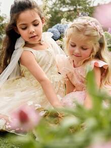 SHEIN Glamorique Kids 少女生日派對婚禮節日禮服，白色夏季傳統抹胸3D花朵薄紗蝴蝶結刺繡澎澎裙公主洋裝 - 杏色 - 查看 2