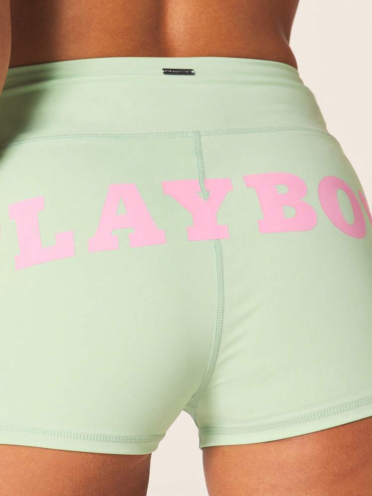 Missguided x Playboy Hoch taillierte Athletik-Shorts mit Logo-Muster, perfekt für einen aktiven Lebensstil und Sommerworkouts