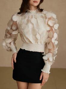 Aveloria Rosie 杏色网纱层叠镂空花卉长袖衬衫，精致浪漫，适合下午茶和约会。 - 杏色 - 查看 2