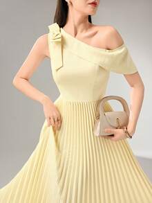 Heiryn 女士优雅纯色不对称领口蝴蝶结装饰褶裥下摆收腰连衣裙 - 黃色 - 查看 1