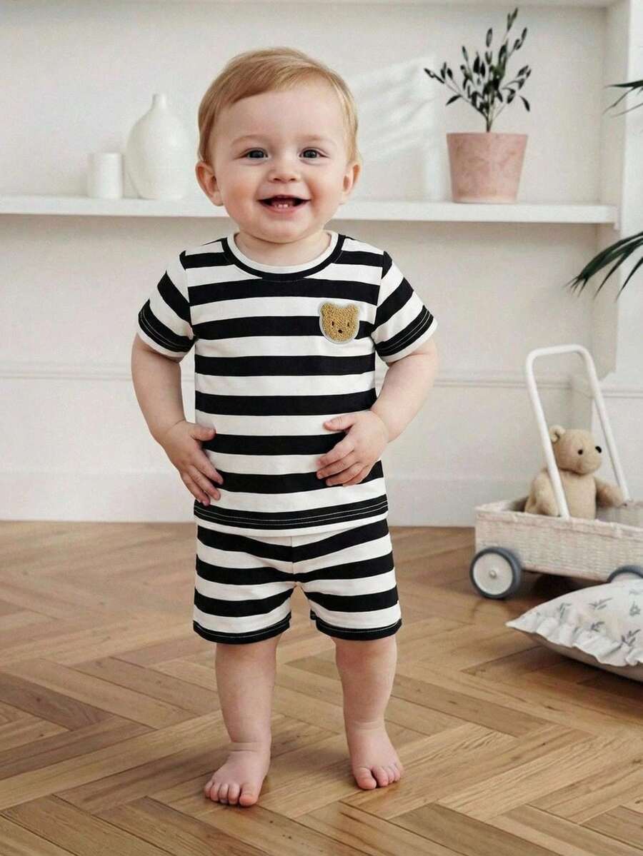 SHEIN 两件套幼儿男童黑白条纹夏季套装，短袖T恤饰有可爱小熊图案，搭配同款条纹短裤，简约经典设计，适合日常穿着或外出活动。 - 彩色 - 查看 1
