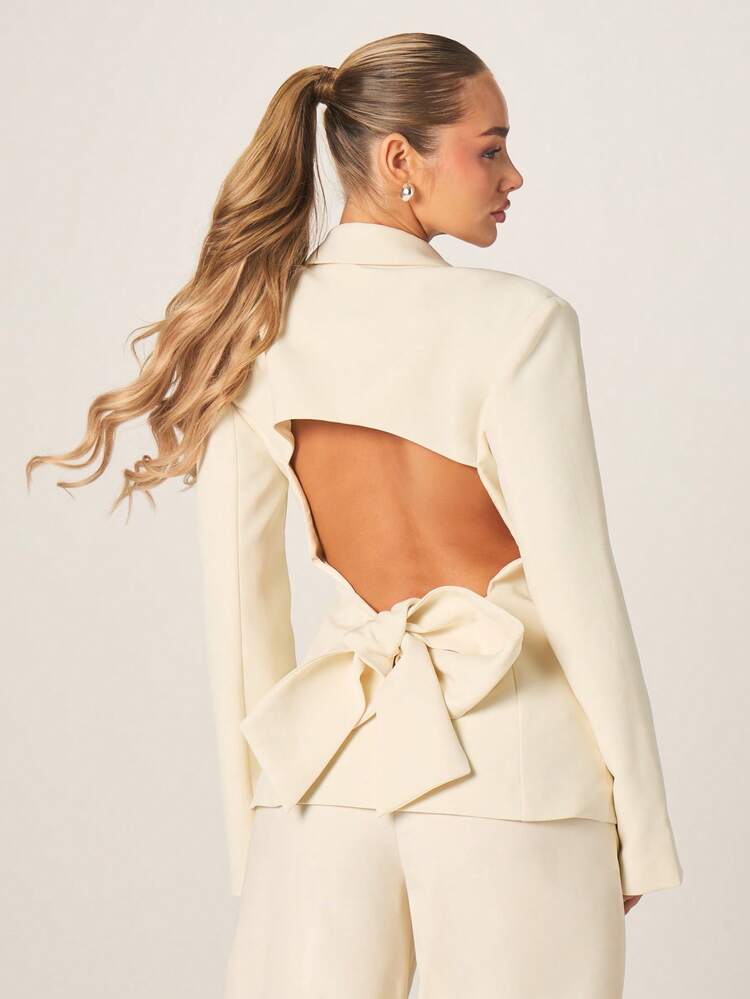 MISSGUIDED Blazer con fiocco sulla schiena, dettaglio del colletto, chiusura con bottoni e tasche a filetto, adatto per ufficio, lavoro professionale e abbigliamento formale