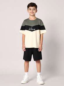 SHEIN 两件套男童休闲撞色圆领短袖T恤短裤套装，适合通勤、上学、日常穿着、运动、春夏穿着。 - 彩色 - 查看 2