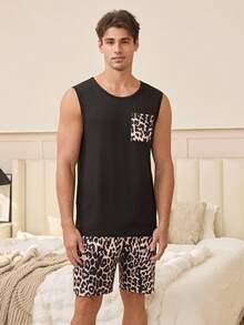 SHEIN Conjunto de pijama de cuello redondo sin mangas con estampado de leopardo y parches para hombre - Multicolor - Ver 2