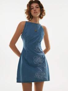 Poéselle 女士刺绣修身休闲无袖牛仔连衣裙 - 中等水洗藍 - 查看 4