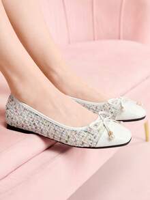 CUCCOO DOLLMOD Giày bệt nữ dễ thương phối nhiều màu sắc bằng chất liệu PU, mũi vuông, đính nơ ngọc trai, kiểu dáng slip-on, thanh lịch và đa năng. - trắng - Xem 1