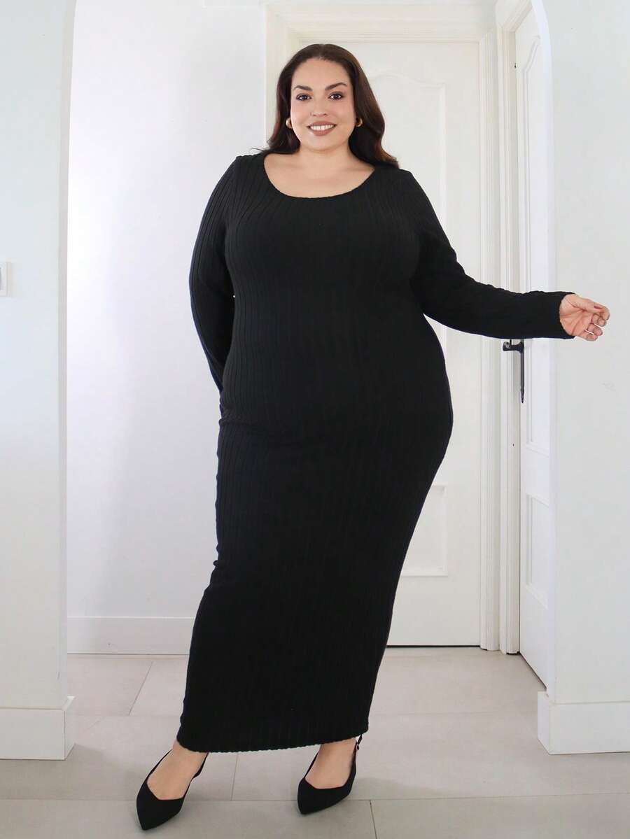 Pretty and Ole Plus尺碼實心紋編織緊身裙 - 黑色 - 查看 1