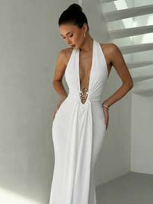 Aloruh 女士深V领性感金属装饰紧身露背吊带鱼尾连衣裙 - 白色 - 查看 6