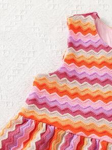 SHEIN Set de 2 piezas de top sin mangas y shorts a rayas tejidos para niña - Beis - Ver 6