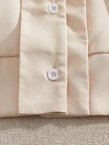 GlowEve 短款翻领短袖衬衫，收腰雪纺露脐上衣，通勤约会优雅风格，简约小码衬衫 - 杏色 - 查看 6