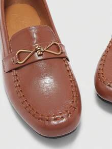 CUCCOO BIZCHIC 女士棕色平底防滑软底套脚休闲皮鞋，适合日常休闲、轻商务等多种穿着场合。 - 棕色 - 查看 5