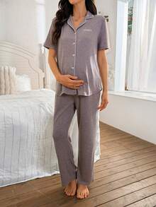 SHEIN Set de ropa de estar en casa de maternidad con bordado de letras y ribete de contraste en las mangas cortas - Caqui - Ver 5